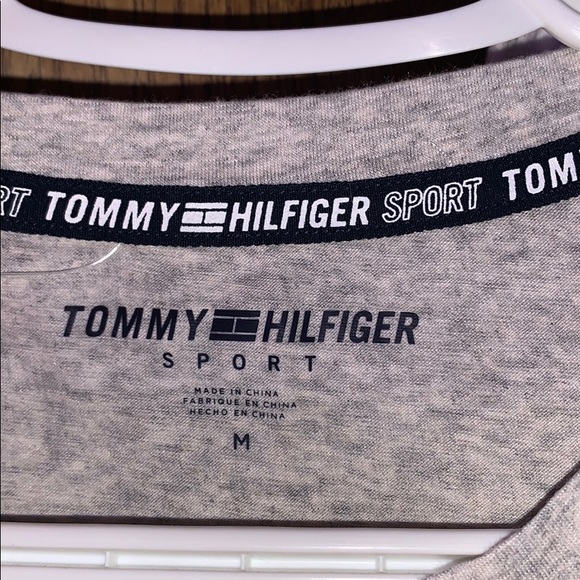 Tommy Hilfigure T-Shirt - Picture 3 of 4